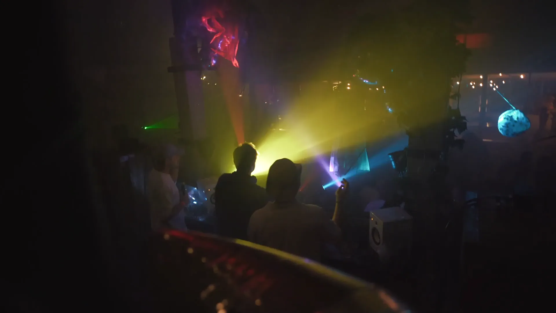 Everbass party moment